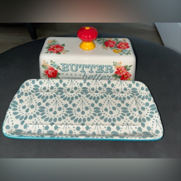 The Pioneer Woman "Butter Makes Everything Better" Floral Farmhouse Butter Dish - Picture 2 of 5